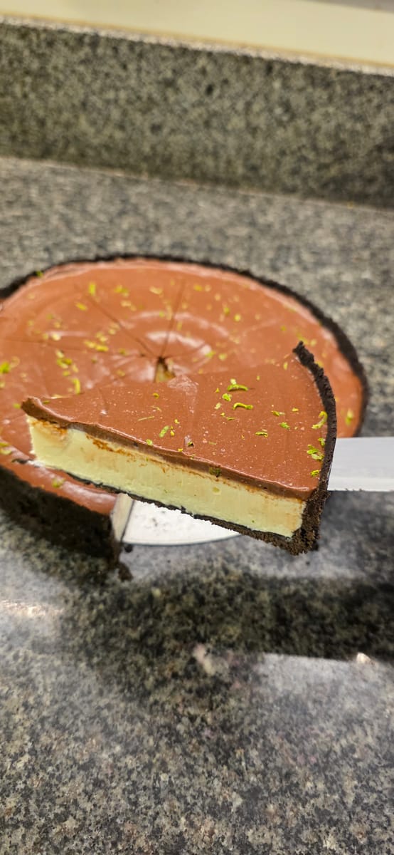 Torta Oreo Limão e Chocolate Fatia